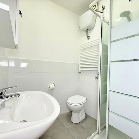 S369 - Sirolo, Trilocale Cielo Terra In Centro Apartamento Sirolo